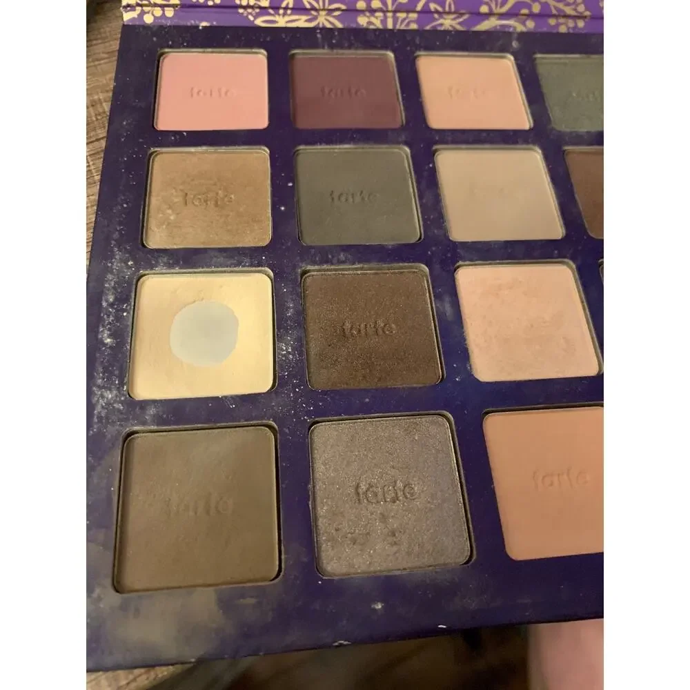 20 Shade HIGH PERFORMANCE NATURALS EYESHADOW PALETTE by‎ TARTE